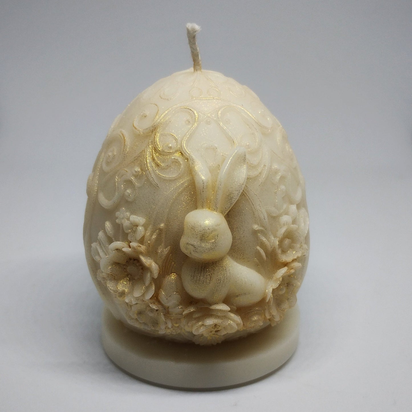 🐰 Vintage Bunny Egg Candle – White & Gold - Cool Water Fragrance