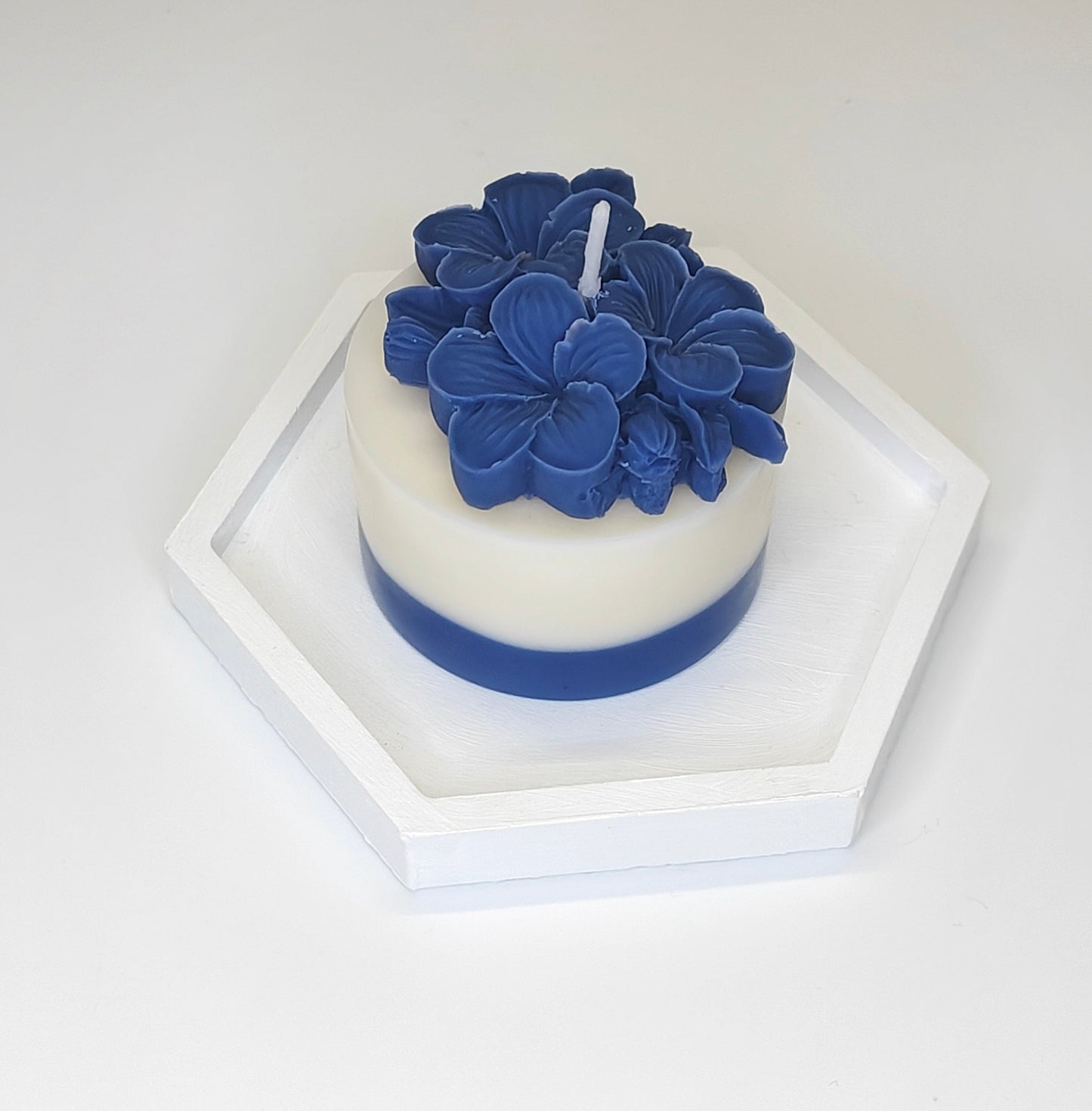 Blooming Grace Candle - Royal Blue š